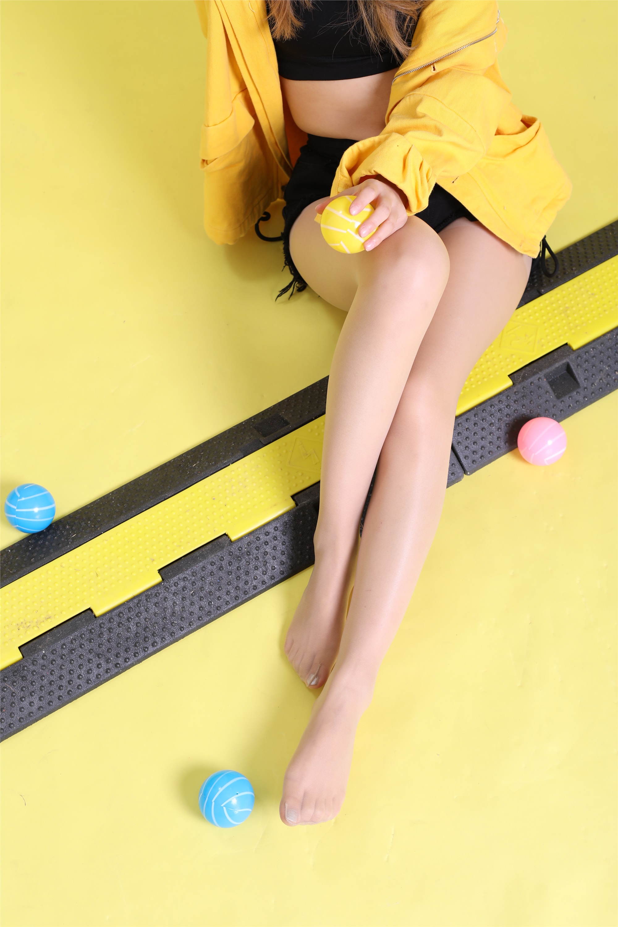 奈丝写真 NO.021 高高-黄橙色的运动系少女